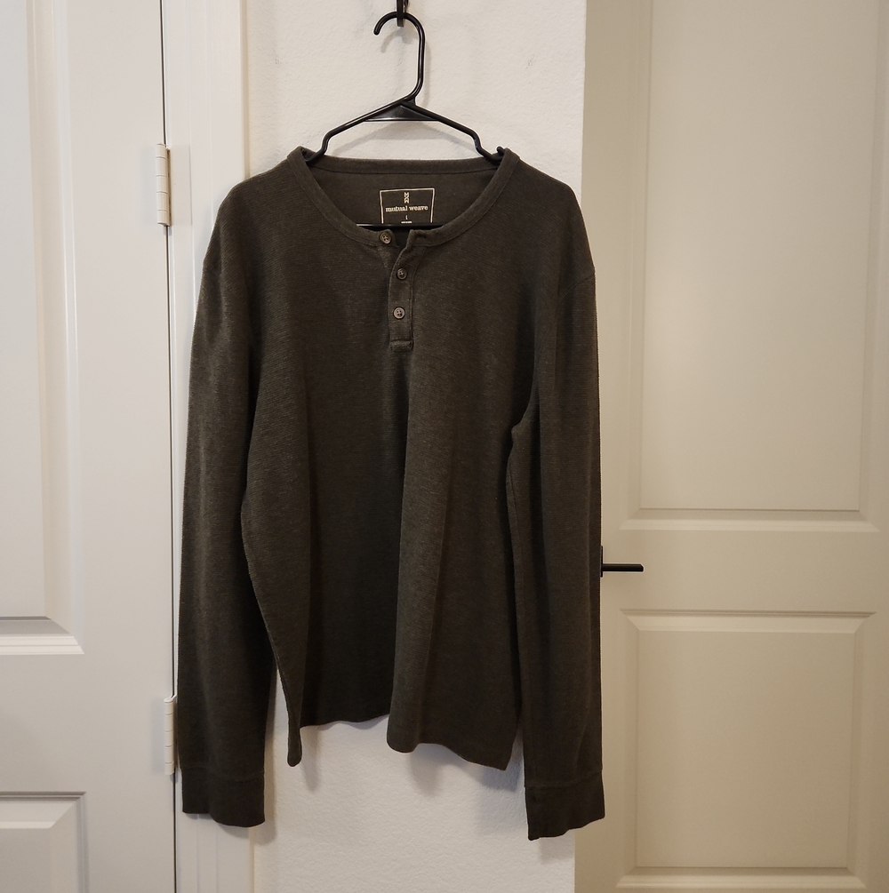 Mutual Weave Men's Olive Greyish-Green Henley Sweater